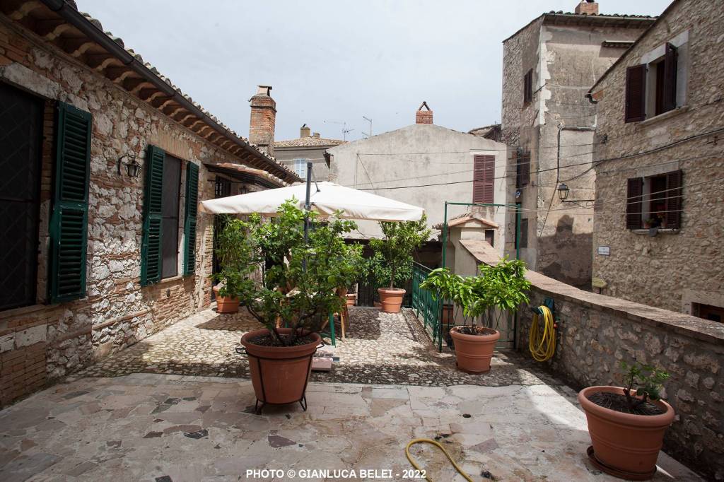 Villa a Schiera in vendita a Lugnano in Teverina via della Bigattiera