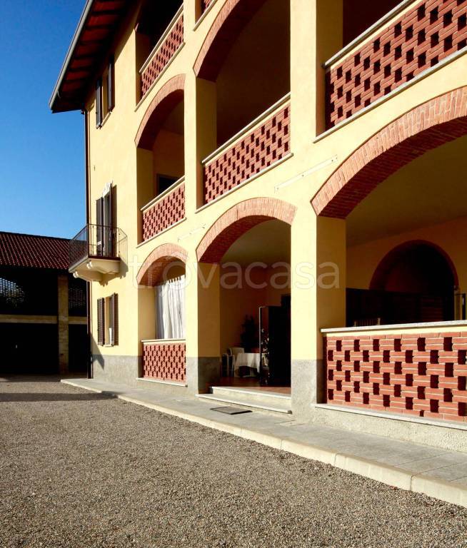 Casa Indipendente in vendita a Luvinate via Mazzorin, 15