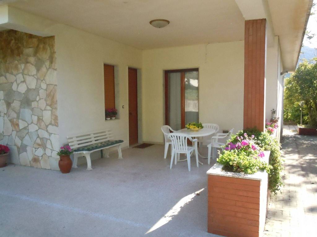 Villa in in affitto da privato a Nicolosi via Alessandro Manzoni, 33