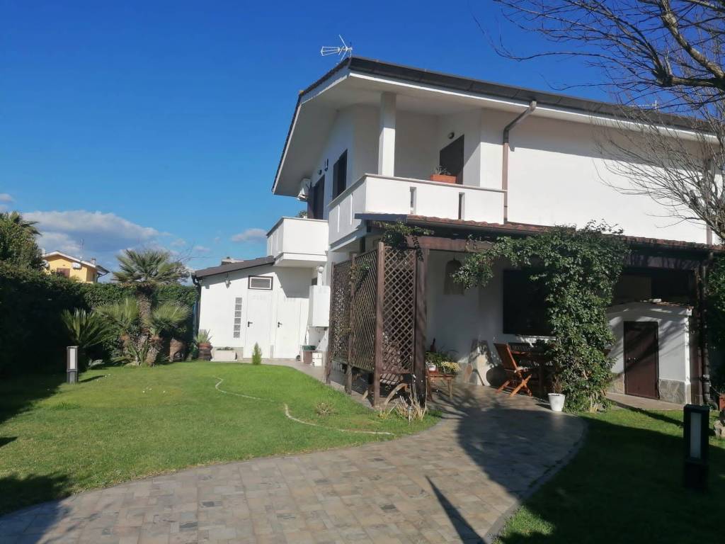 Villa a Schiera in in vendita da privato a Sabaudia via Marco Polo, 27