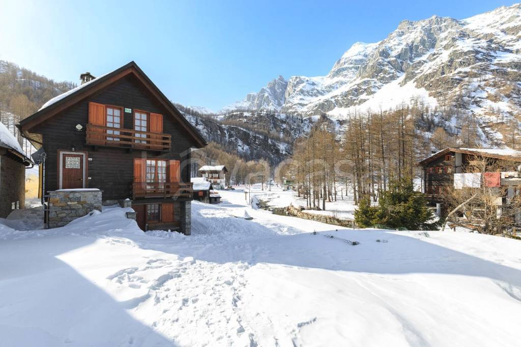 Villa in vendita a Baceno alpe Devero
