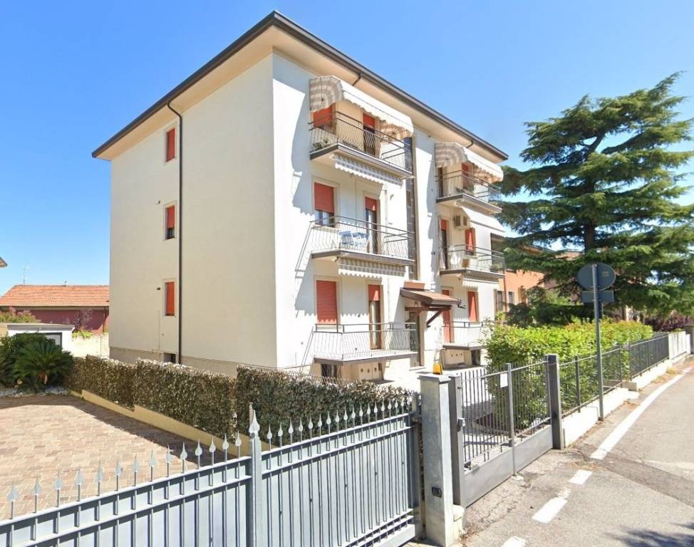 Appartamento in in affitto da privato a Desenzano del Garda via Fratelli Bandiera, 18