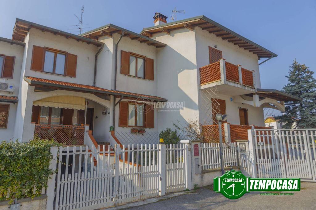 Villa a Schiera in vendita a Vermezzo con Zelo via g. Carducci