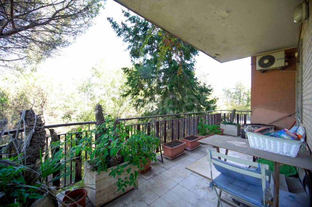 Appartamento in vendita a Roma via dei Colli della Farnesina, 246