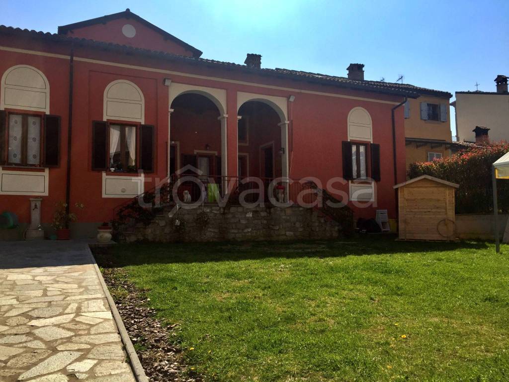 Villa Bifamiliare in vendita a Varzi via Pietro Mazza