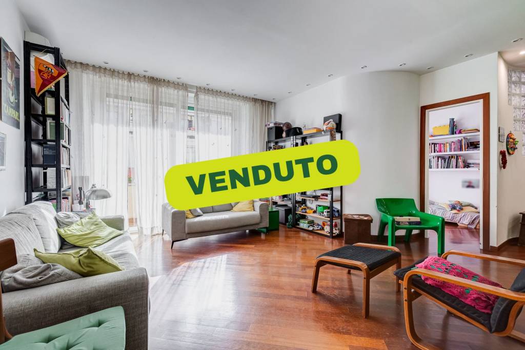 Appartamento in vendita a Roma via Altino, 17