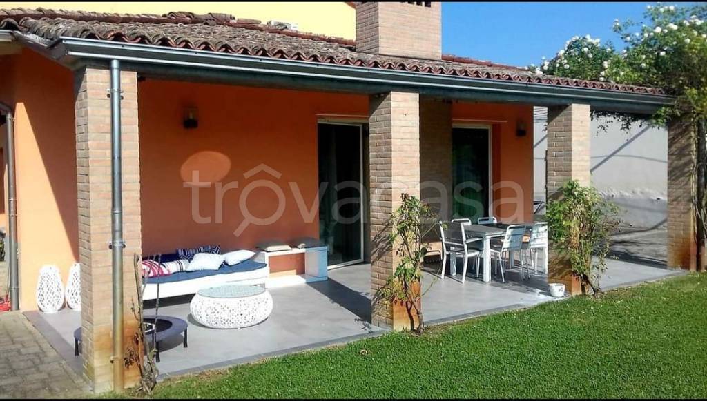 Villa in vendita a Roccabianca strada Provinciale 10, 16