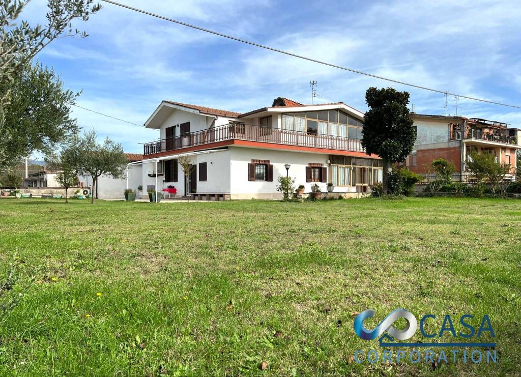 Villa in vendita a Labico via Agrolatino, 68