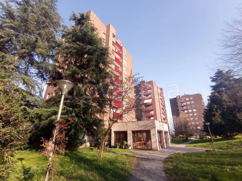 Appartamento in affitto a Milano via Mecenate, 107