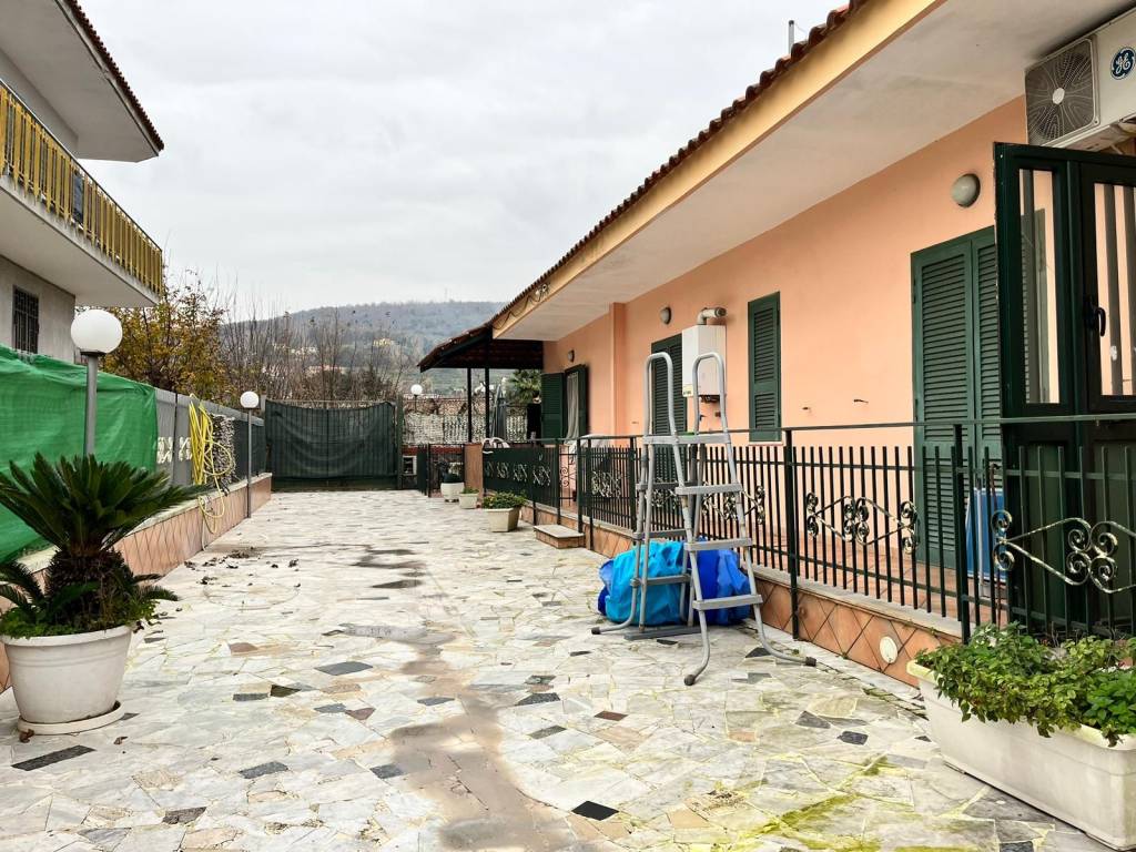 Appartamento in vendita a Pozzuoli via Conocchiella, 6