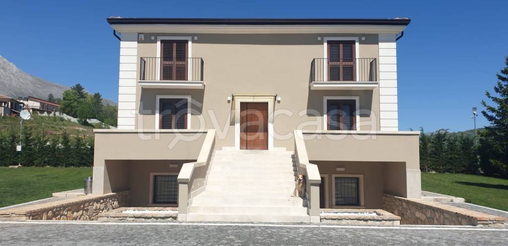 Villa in vendita a Magliano de' Marsi circonvallazione, 15