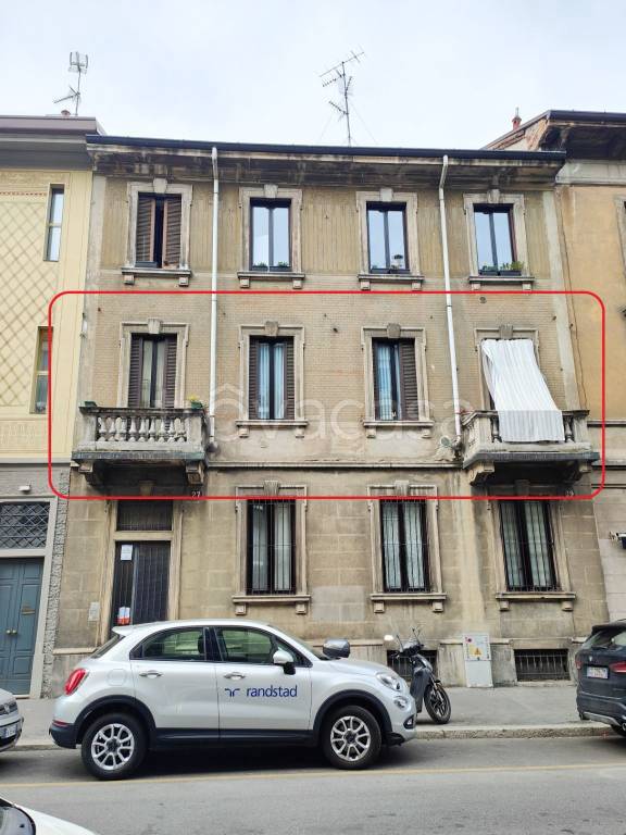 Appartamento in vendita a Milano via Melchiorre Delfico, 27