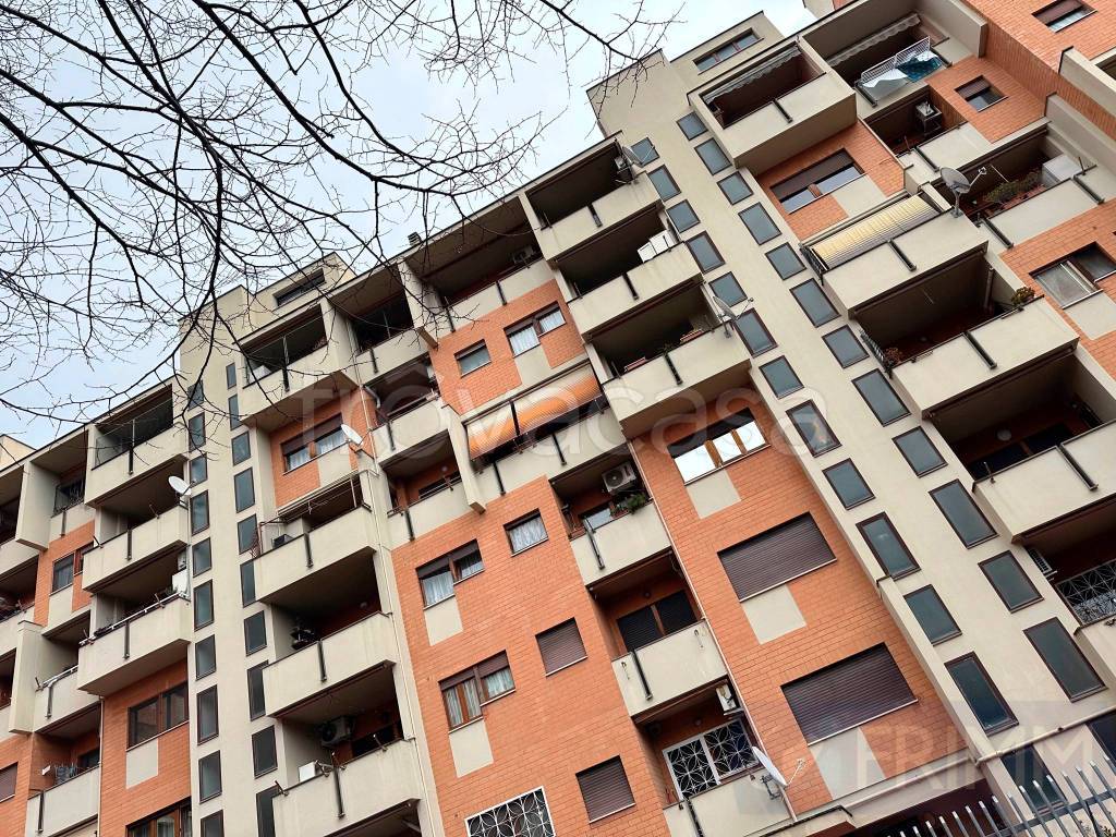 Appartamento in vendita a Pomezia piazzale Aldo Moro, 22