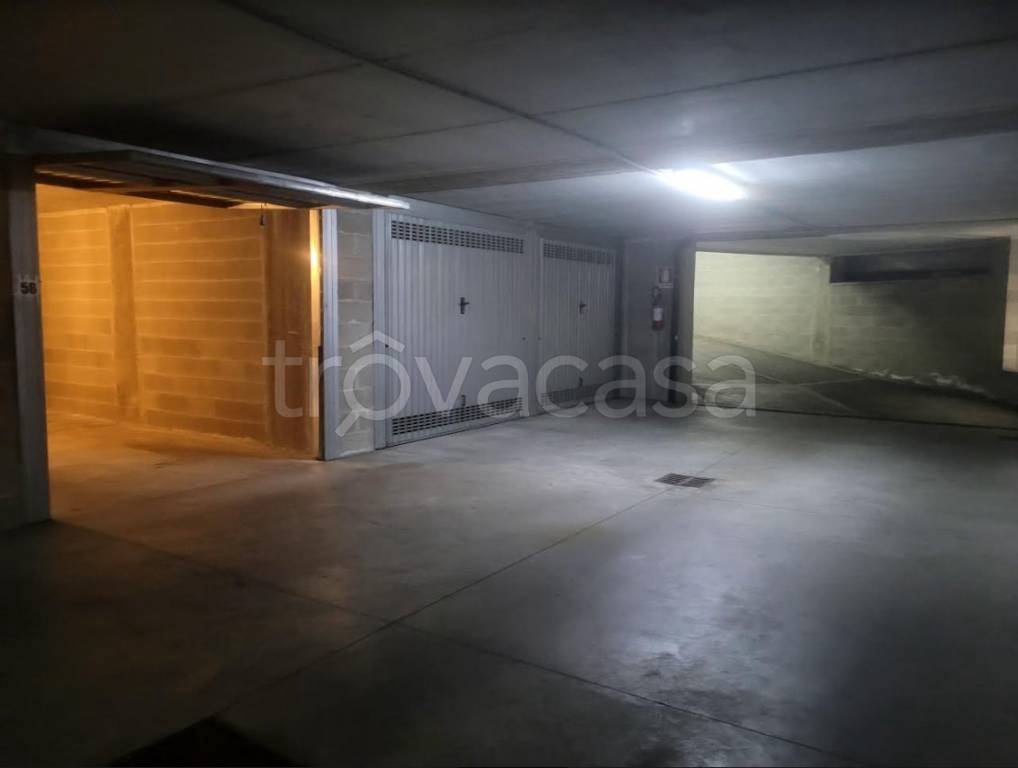 Garage in vendita a Sesto San Giovanni via Adua, 6
