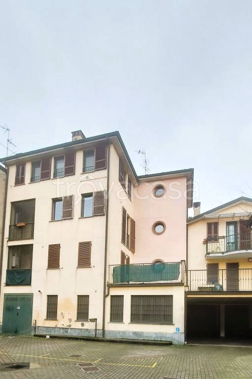 Appartamento in vendita a Binasco via Giacomo Matteotti, 77