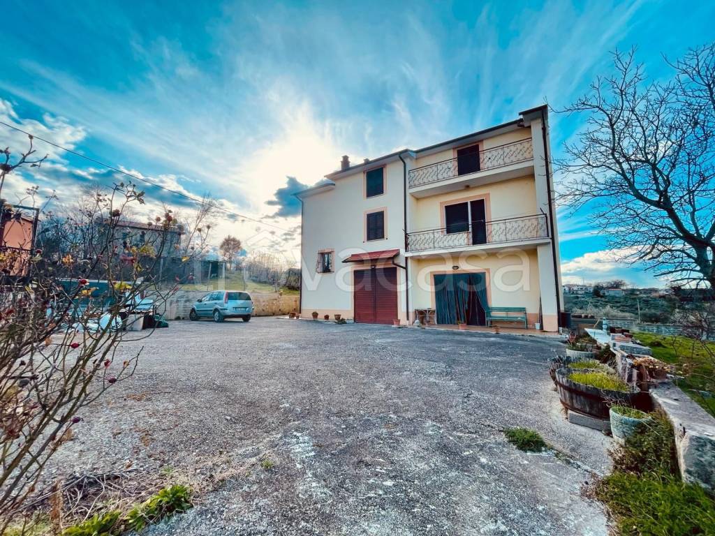 Villa in vendita a Poggio Nativo via Casale dei Colli