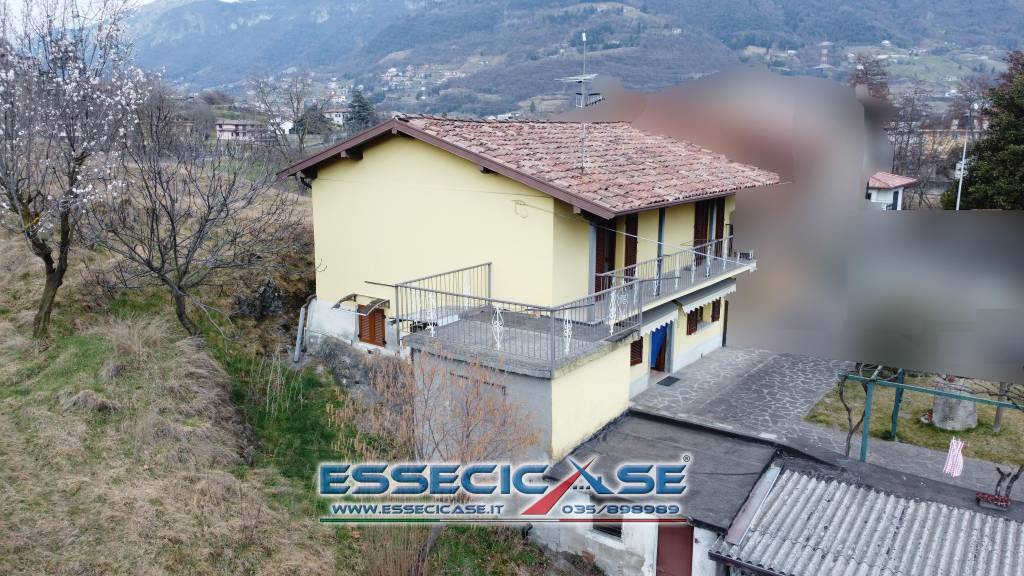 Casa Indipendente in vendita a Sovere via Lombardia, 32