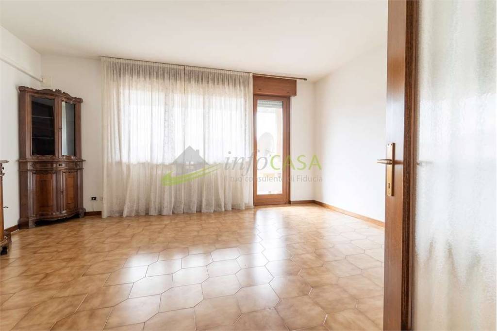 Appartamento in vendita a Rovereto via Giovannini , 5