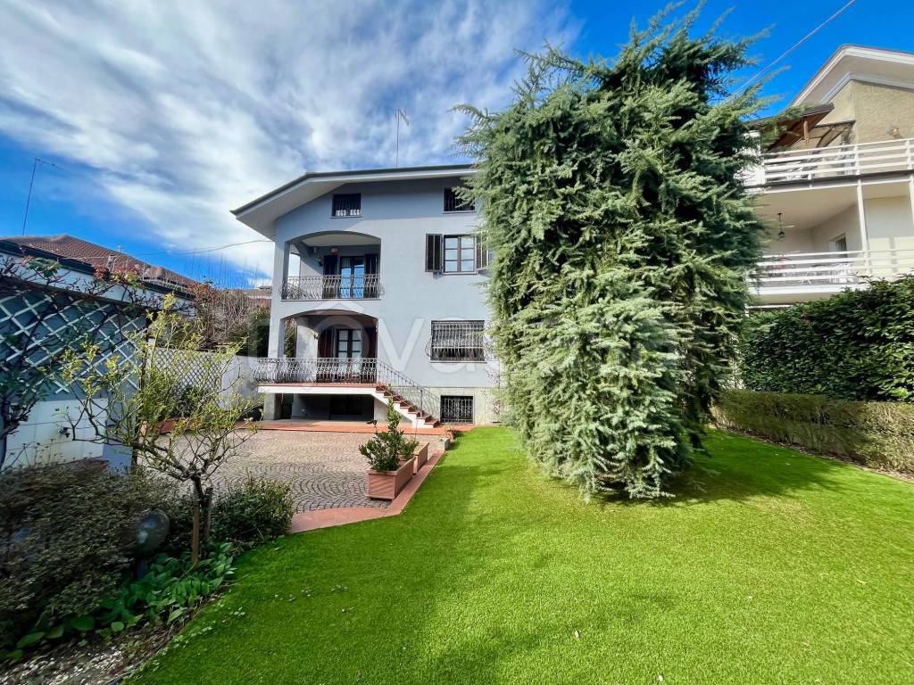 Villa in vendita a Carmagnola via Dante Alighieri, 27