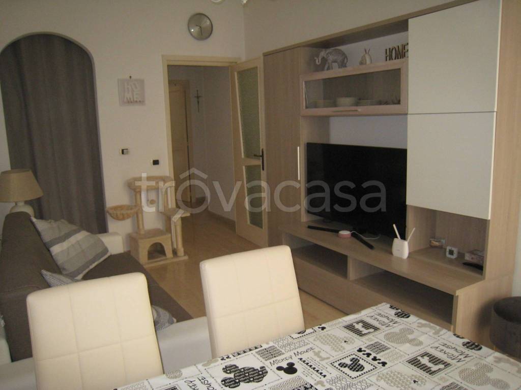 Appartamento in affitto a Fasano via Cenci, 24