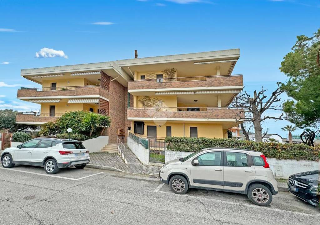 Appartamento in vendita a Tortoreto via Lipari, 4