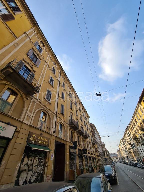 Appartamento in vendita a Milano via Vigevano