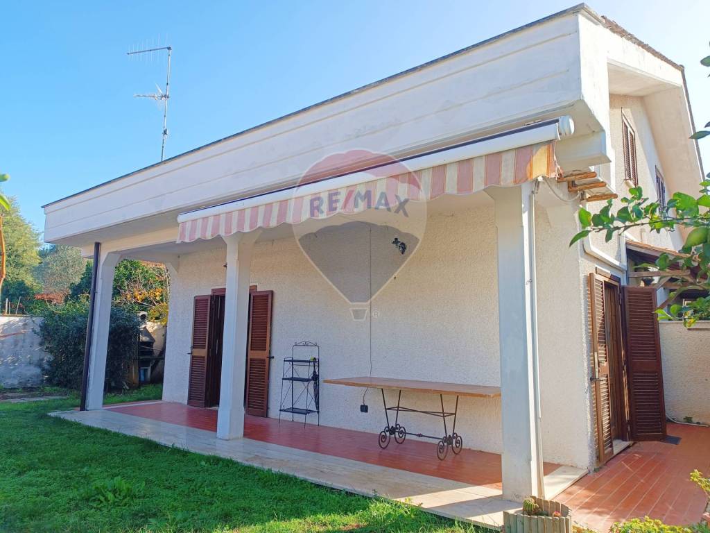 Villa Bifamiliare in vendita ad Ardea via delle Acacie, 2