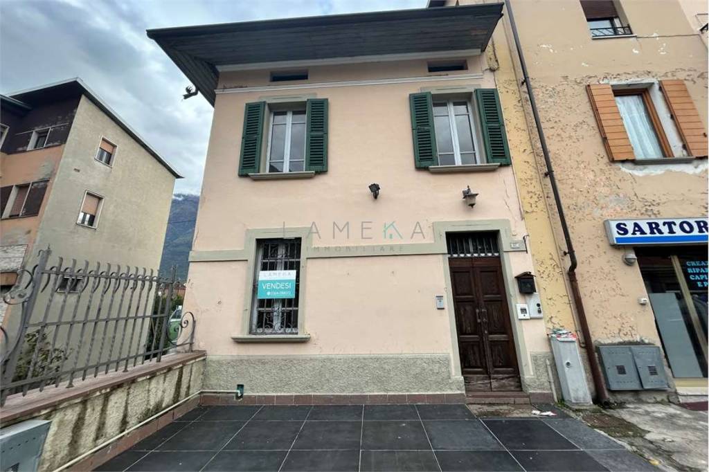 Casa Indipendente in vendita a Darfo Boario Terme via Agostino Bonara, 11