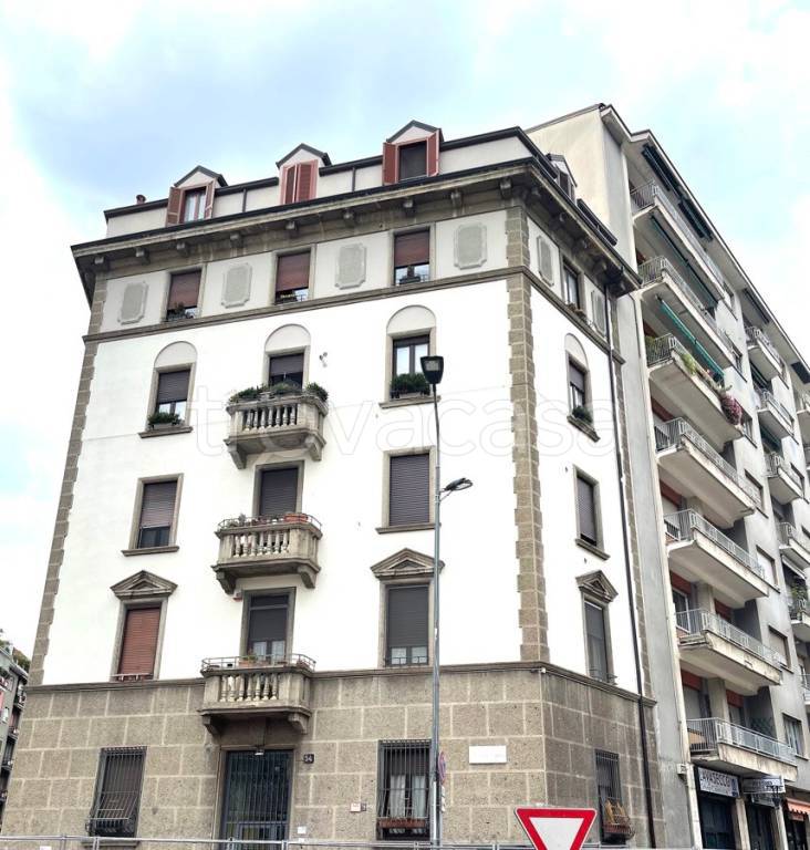 Appartamento in affitto a Milano via vincenzo foppa, 54