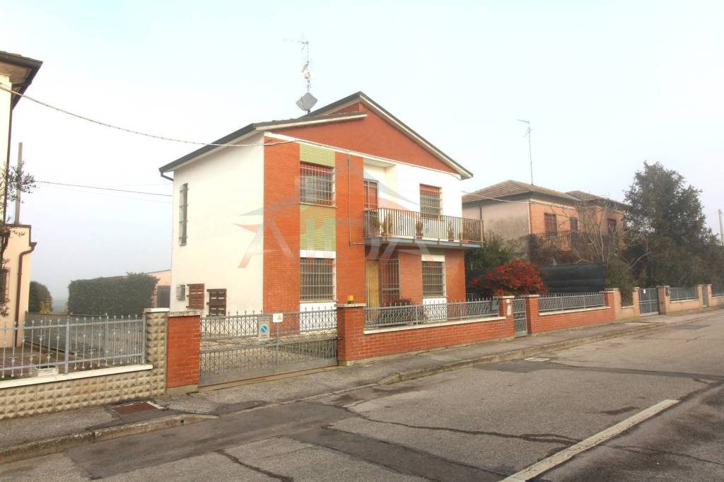 Casa Indipendente in vendita ad Argenta via Val d'Albero, 57
