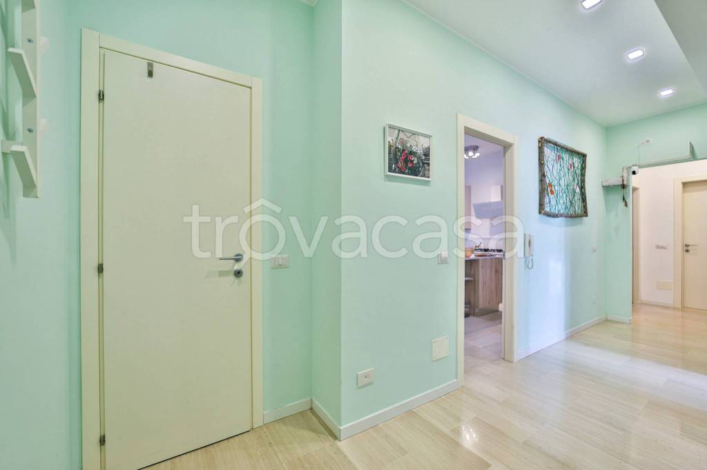 Appartamento in vendita a Vimercate via Velasca, 43