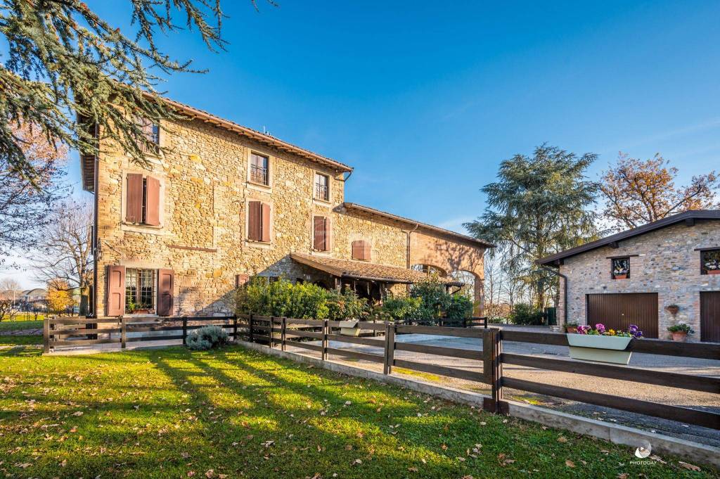 Casa Indipendente in vendita a Vignola via per Sassuolo 1447