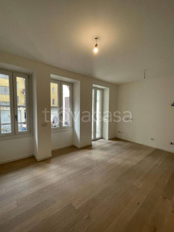 Appartamento in vendita a Milano viale di Porta Vercellina, 6