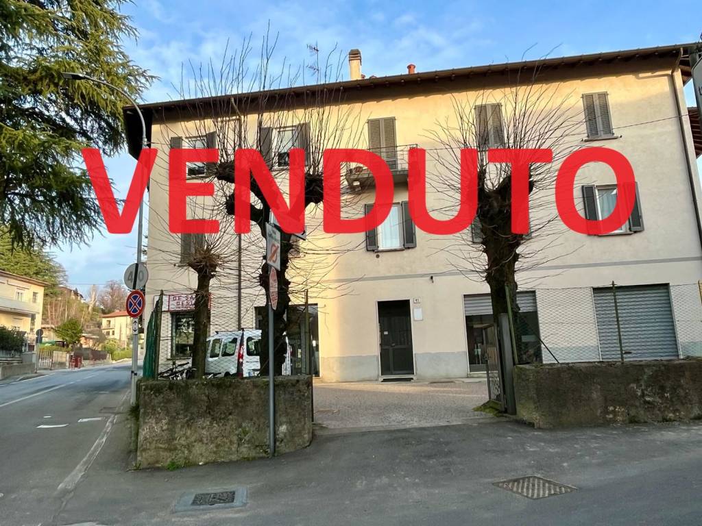 Appartamento in vendita a Varese via Alfredo Oriani