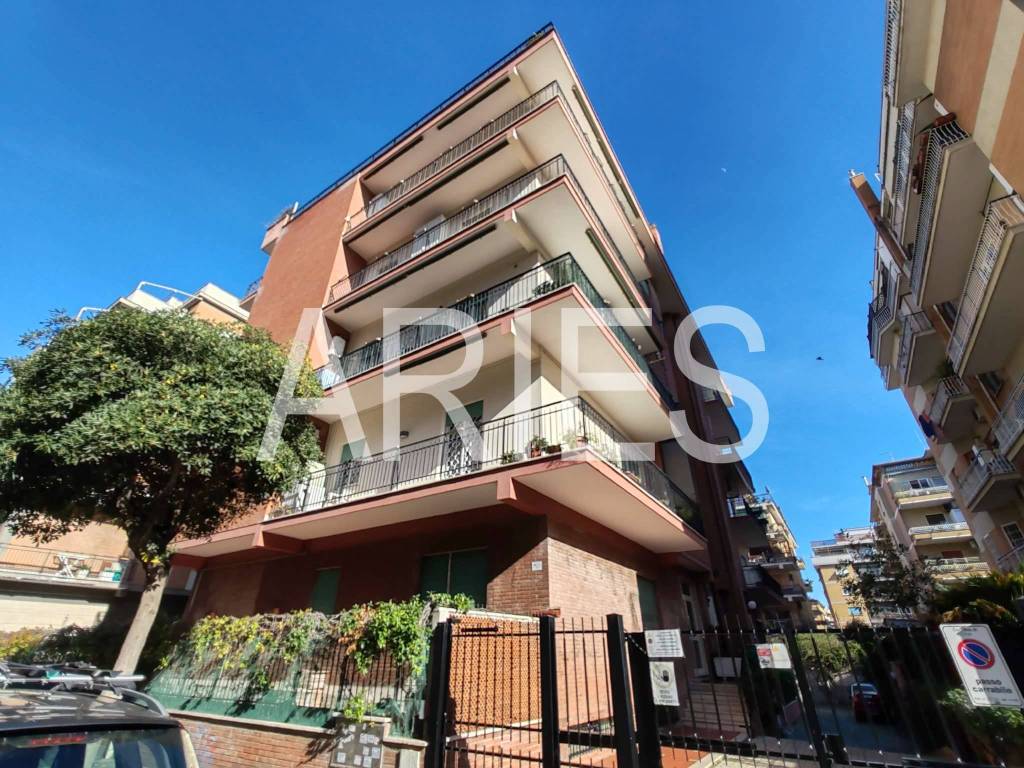 Appartamento in vendita a Roma via dei panfili