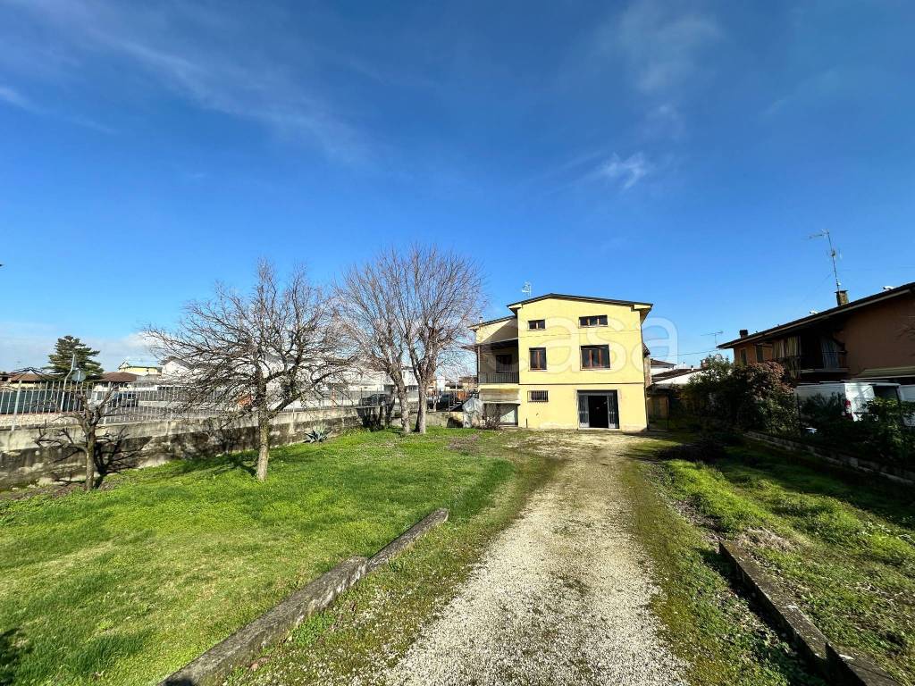 Villa in vendita a Verolanuova via San Rocco, 23