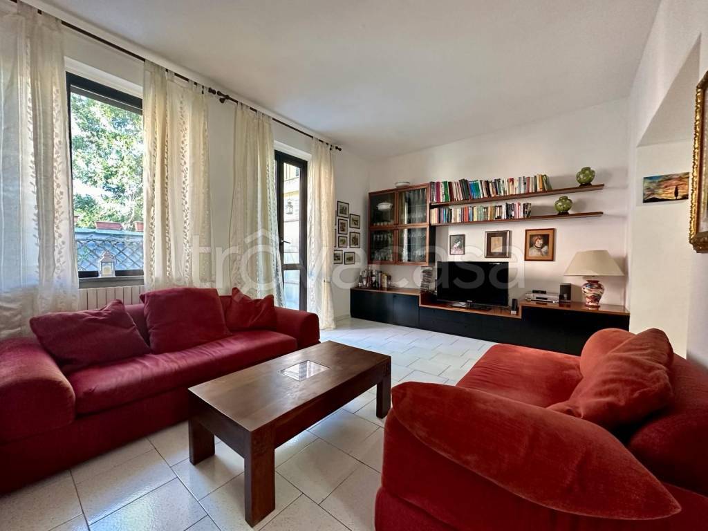 Appartamento in vendita a Seregno via Luigi Galvani, 2