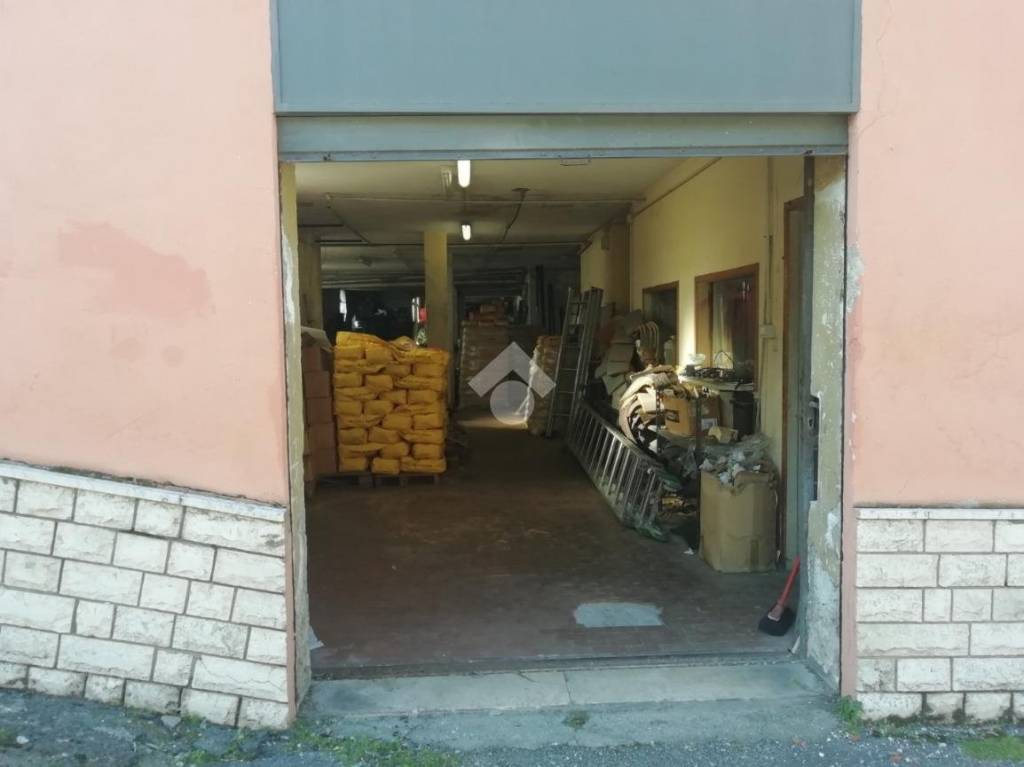 Magazzino in vendita a Brescia via Chiusure, 203