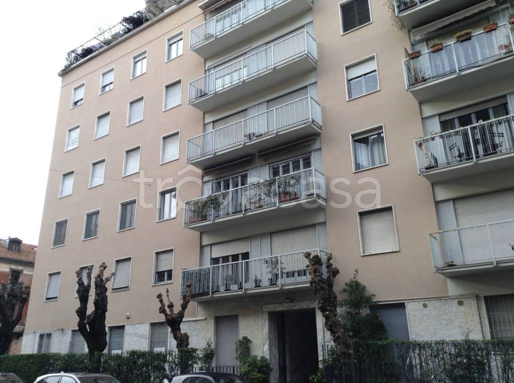 Appartamento in vendita a Milano via Carlo Goldoni