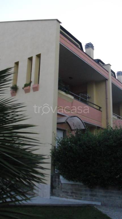 Villa a Schiera in in vendita da privato a Guidonia Montecelio via dei Nastursi, 8
