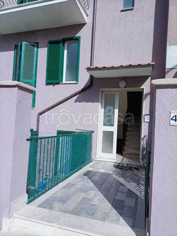 Appartamento in vendita a Vallerano via Augusto Ricciardi