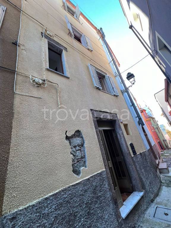 Appartamento in vendita a Bosa via Portella, 33