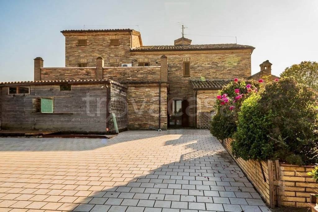Villa in vendita a Montecassiano località Rinaldi, 21