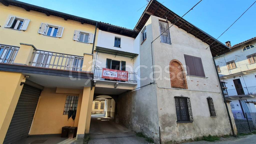Casa Indipendente in vendita a Occhieppo Inferiore via Barazzone, 6