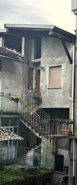 Casa Indipendente in vendita a Buglio in Monte via Parravicini, 18