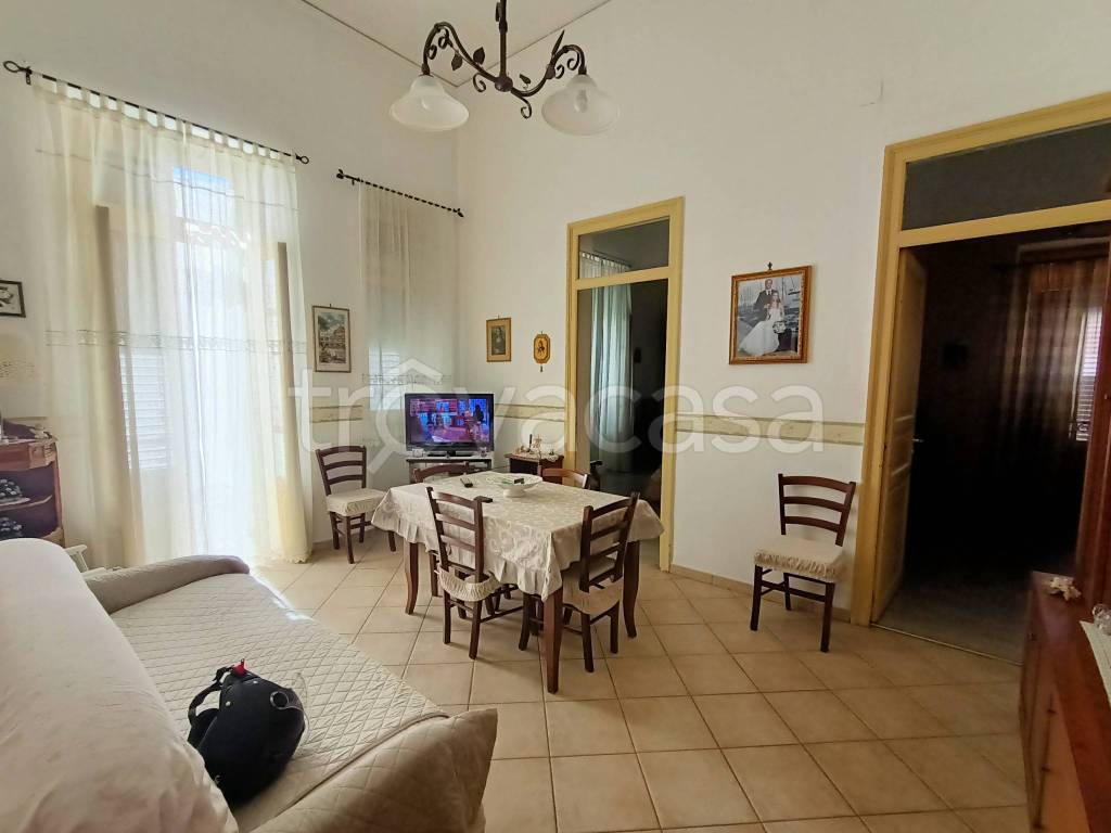 Appartamento in vendita a Palermo via Vito d'Ondes Reggio, 25