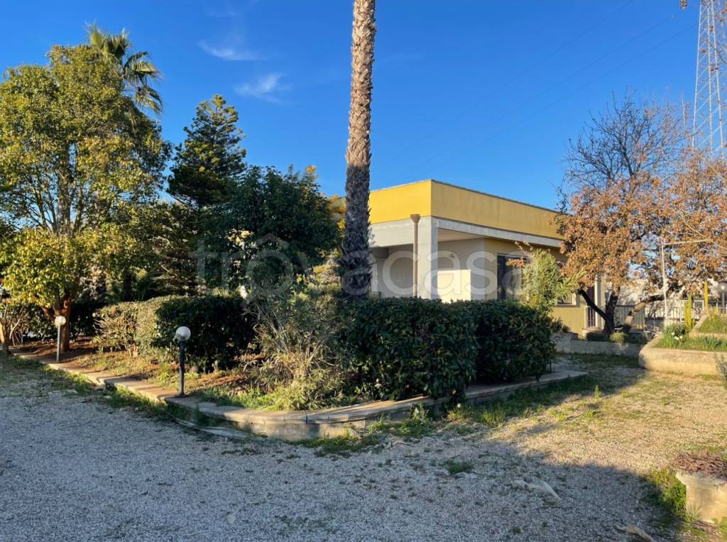Villa Bifamiliare in vendita ad Arnesano via Geremia Re, 6