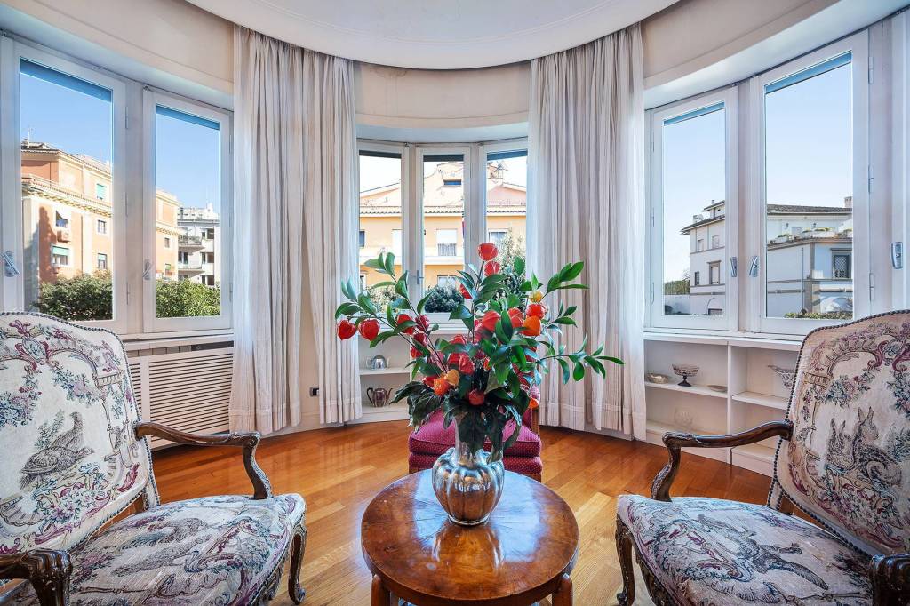 Appartamento in vendita a Roma via Barnaba Oriani