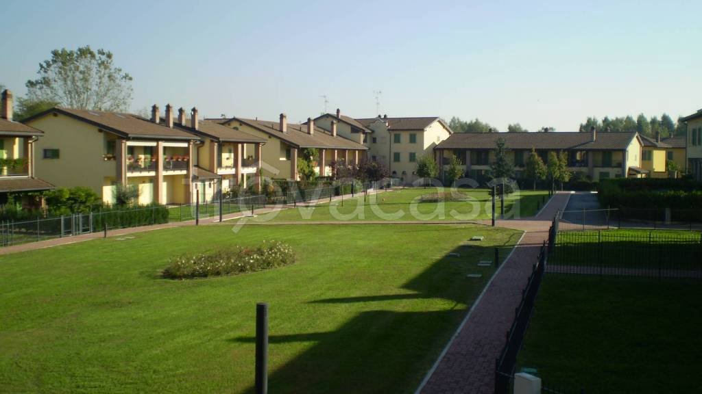 Villa a Schiera in vendita a Binasco strada Provinciale dei Giovi, 31
