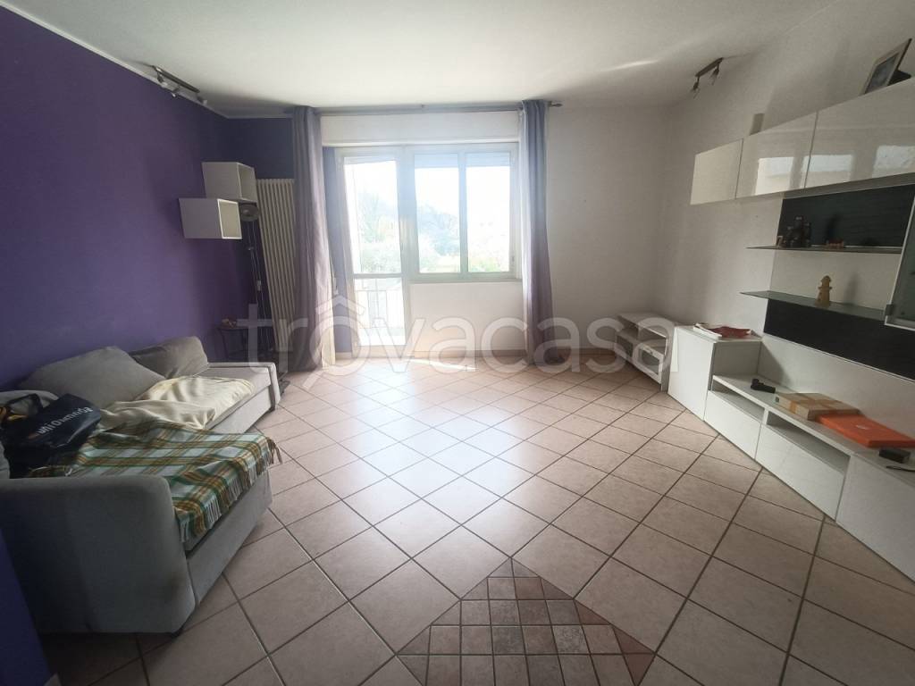 Appartamento in vendita a Pesaro via Giosuè Borsi